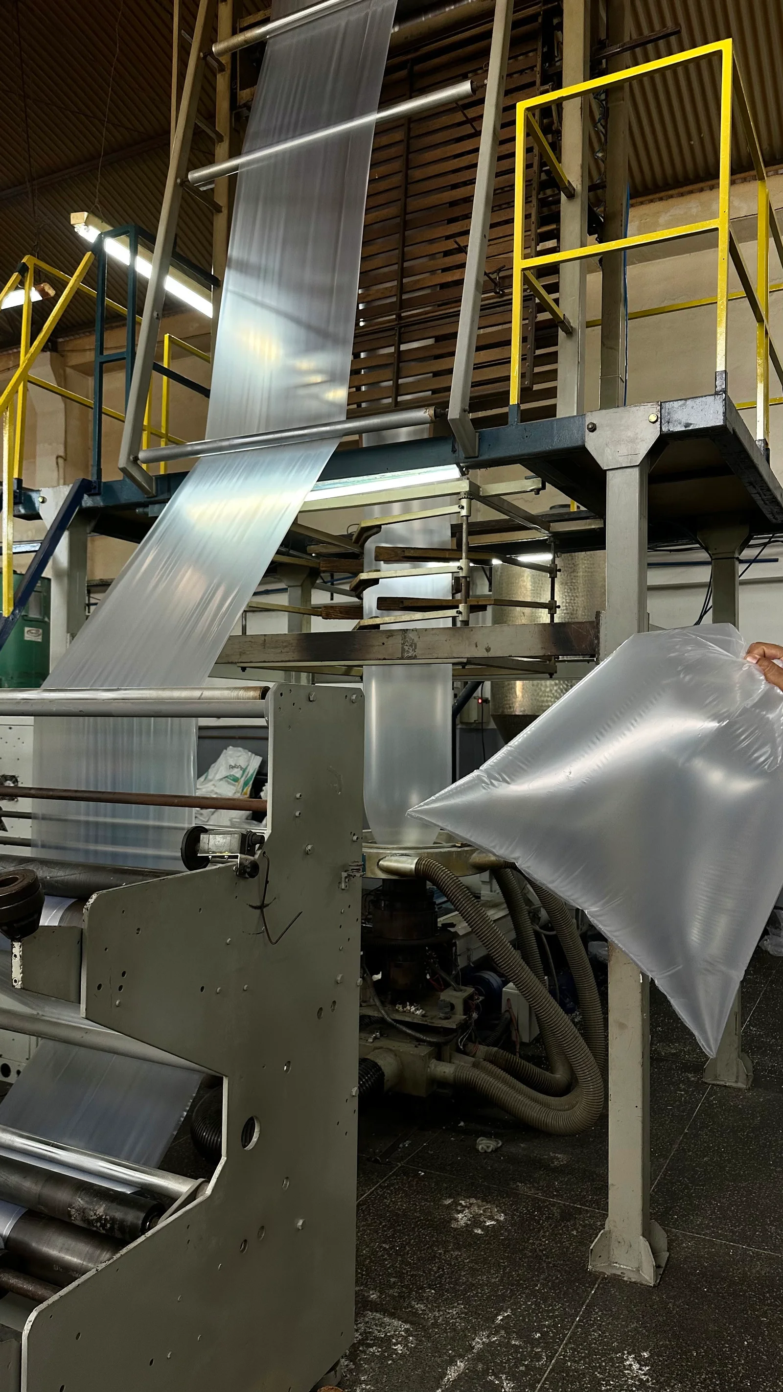 Equipamento de produção de embalagens na fábrica